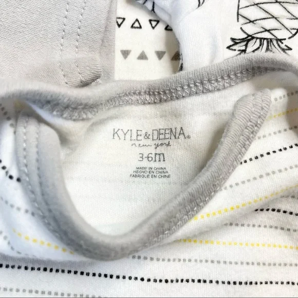 Kyle & Deena matching onesies 🍍 - Picture 3 of 3